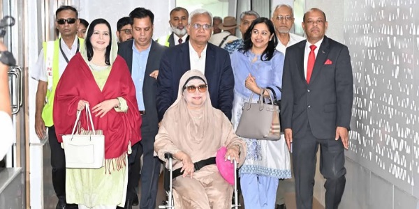 খালেদা জিয়াকে স্বাগত জানাতে নেতাকর্মীদের ঢল
