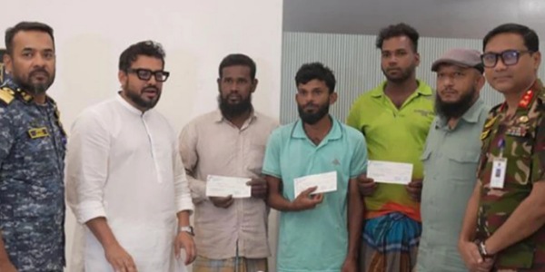 অভিযানে রিকশা হারানো ৩ চালক টাকা পেলেন ৫০ হাজার করে