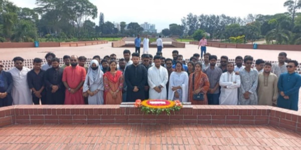 স্মৃতিসৌধে জাতীয় যুবশক্তির শ্রদ্ধা নিবেদন